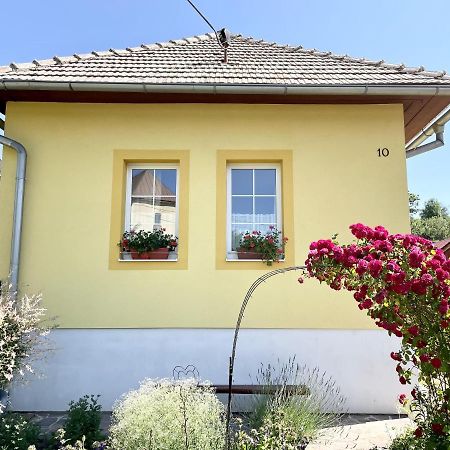 Zlty Domcek - Apartman Svabovce Exterior foto