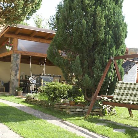 Zlty Domcek - Apartman Svabovce Exterior foto