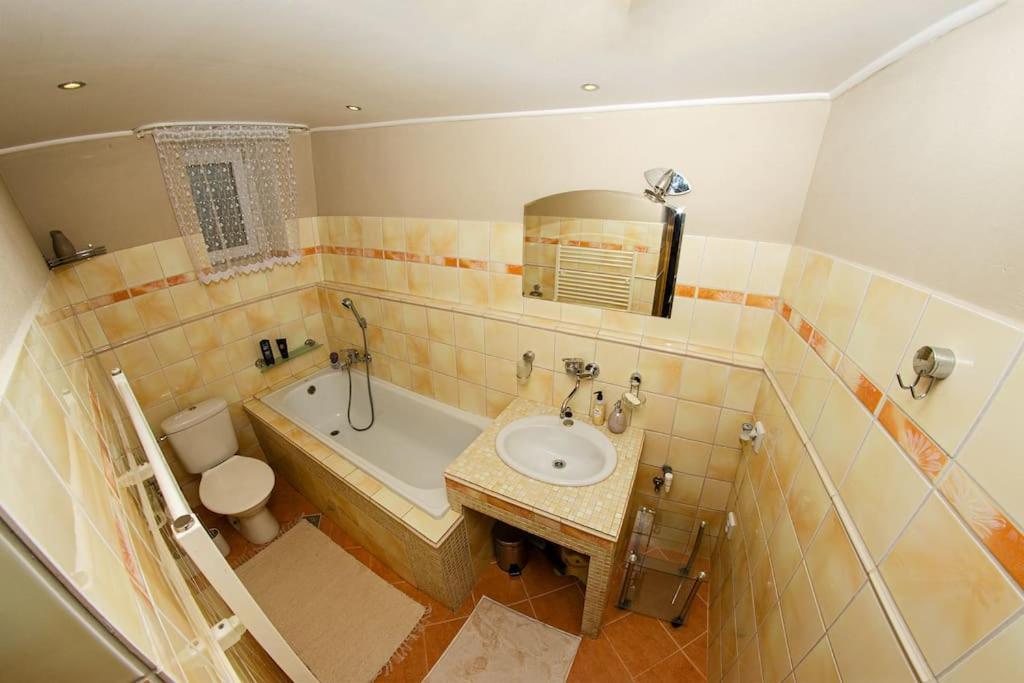 Zlty Domcek - Apartman Svabovce Exterior foto